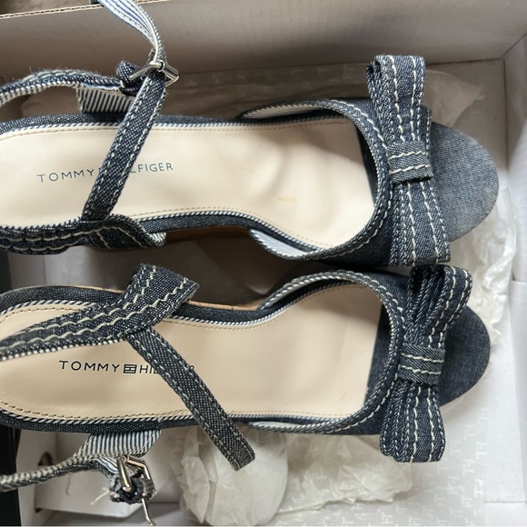 Women size 6.5 espadrilles/wedges - Picture 2 of 5